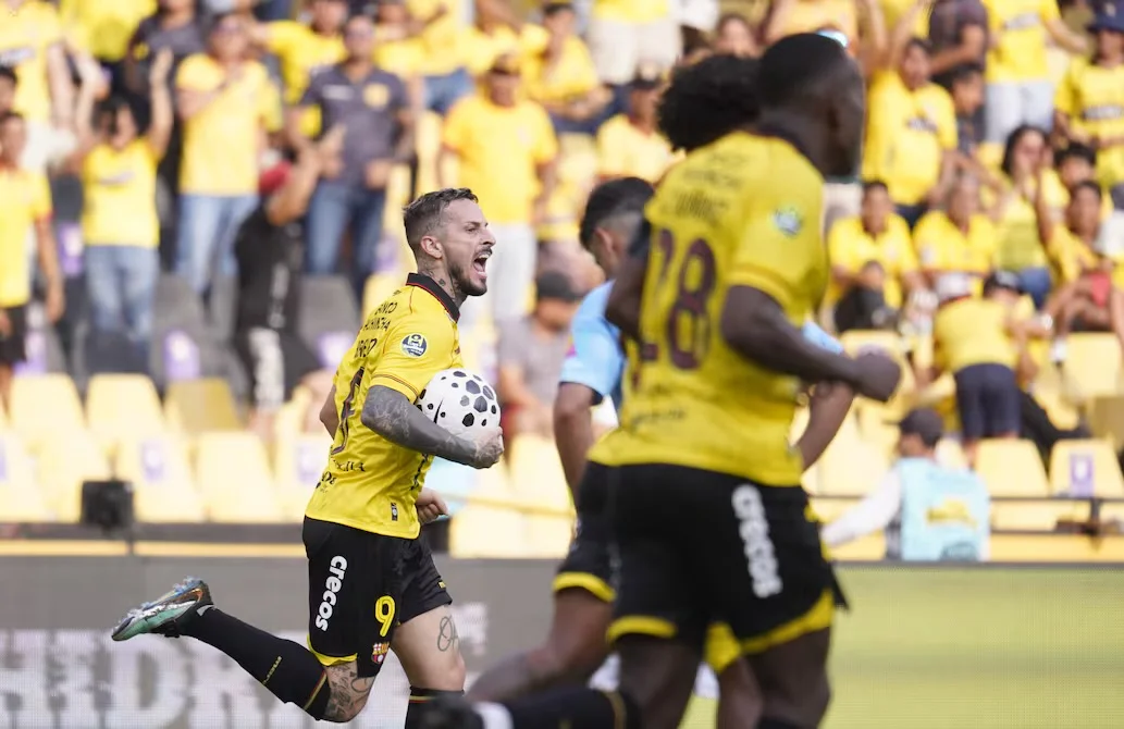 img of Benedetto responde y evita la derrota: Barcelona SC empata 1-1 con Universidad Católica en vibrante duelo